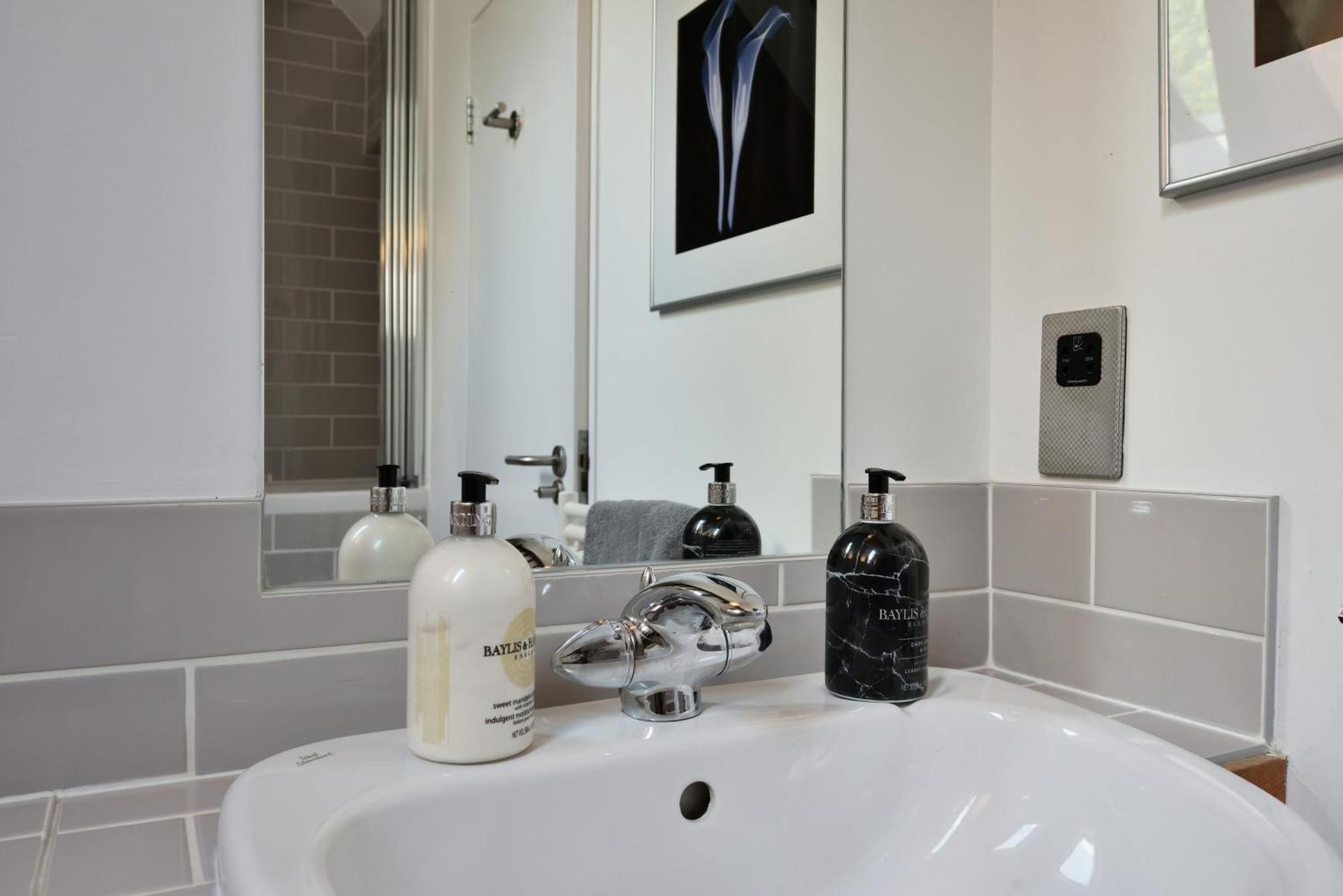 St James House - Truly Heavenly Hereford Bagian luar foto